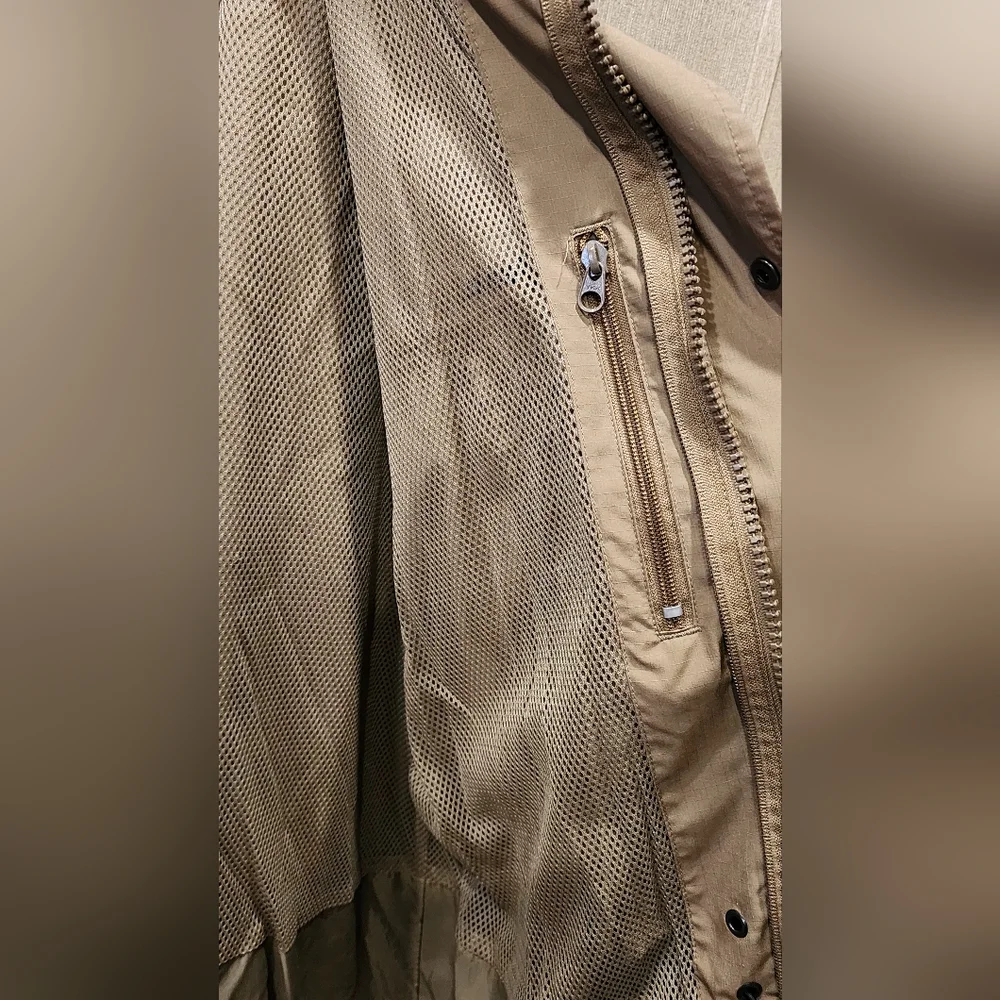 L.L. Bean Country Parka Windbreaker Tan hooded jacket, size Large